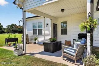 1200 Caracara Drive, New Bern, NC 28560 – photo 22: Relaxing Porch