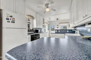 1023 Carolina Boulevard, Topsail Beach, NC 28445 – photo 7: Kitchen