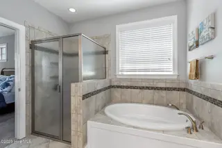 608 Bedminister Lane, Wilmington, NC 28405 – photo 22: 806 Bedminister master bath 2