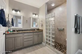 10 Ivy Way 13, Pinehurst, NC 28374 – photo 19: PRIMARY BATH