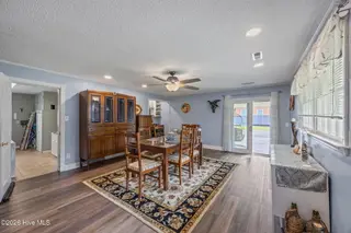 1104 Longview Drive, New Bern, NC 28562 — 3-bedroom home in Sherwood Forest, New Bern, NC, photo 9 of 53: 39-web-or-mls-0C0A8736