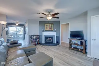 4153 Spirea Drive Unit 3, Wilmington, NC 28403 – photo 8: 8- Living area