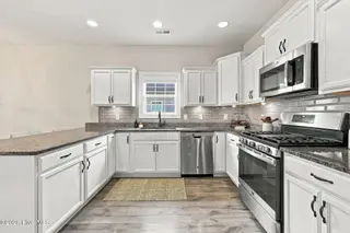 314 Wood House Drive, Jacksonville, NC 28546 – photo 12: 17-web-or-mls-IMG_2730_PS