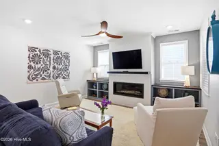 838 Wharton Avenue, Wilmington, NC 28412 – photo 3: Living Room