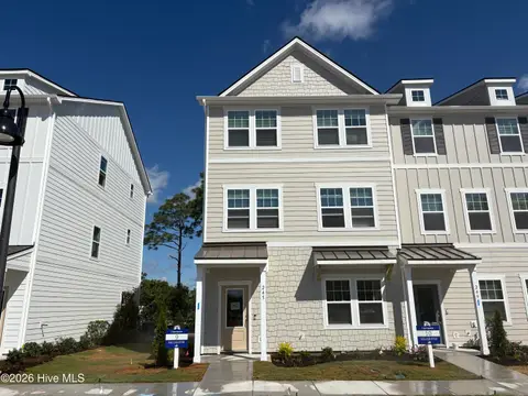 245 Pelican Flight Loop, Wilmington