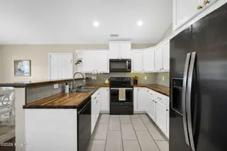 7230 Copperfield Court, Wilmington, NC 28411 – photo 3: Kitchen