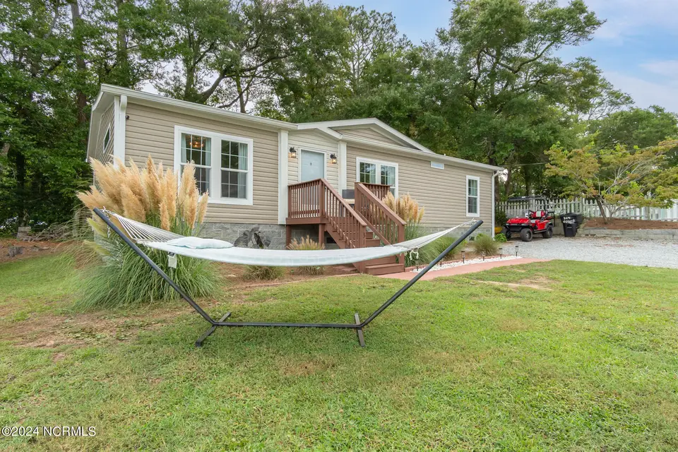 314 Jones Street, Emerald Isle, NC 28594 – photo 1 of 22: Exterior
