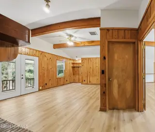 306 Shore Point Drive, Wilmington, NC 28411 — 4-bedroom home in Bayshore Estates, Wilmington, NC, photo 16 of 78: ShorepointDr-49lrdowndoor