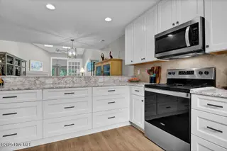 6012 Inland Greens Drive, Wilmington, NC 28405 – photo 10: Kitchen