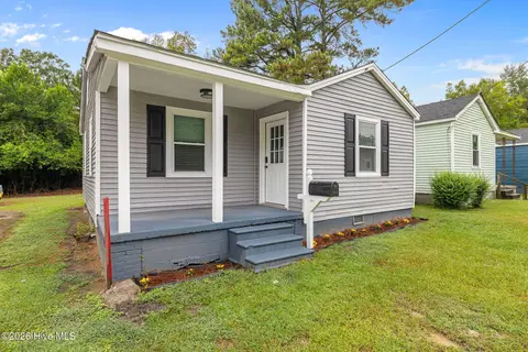 208 Clay Street, Kinston