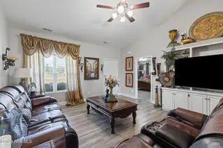 214 Weeping Willow Drive, La Grange, NC 28551 – photo 16: Living Room