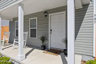 905 Walnut Street, Wilmington, NC 28401 – photo 6: 32_front emtryway