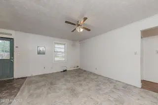 39 Sophia Drive, Jacksonville, NC 28540 — 3-bedroom home in Lakeview Park, Jacksonville, NC, photo 14 of 51: Dining