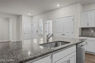 225 Lake Tyler Drive, New Bern, NC 28560 – photo 14: 18-web-or-mls-DSC_9444
