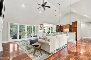 7011 Masonboro Sound Road, Wilmington, NC 28409 – photo 7: 45-web-or-mls-DSC07324
