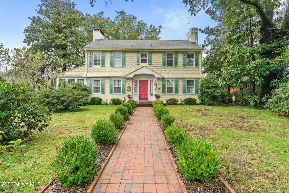 1801 Grace Street, Wilmington, NC 28405 – photo 1 of 73: 01front01