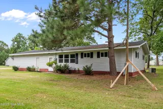 1118 Newsome Street, Tarboro, NC 27886 – photo 2: 2-web-or-mls-LHV_6380