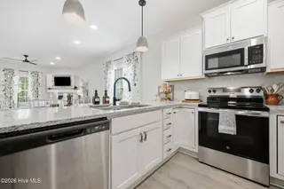 2124 Dartford Drive B, Greenville, NC 27834 – photo 16: 20-web-or-mls-IMG_0014
