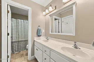 1931 Kingfisher Drive, Morehead City, NC 28557 — 3-bedroom home in Brooke Woods, Morehead City, NC, photo 15 of 40: 1931 Kingfisher Dr