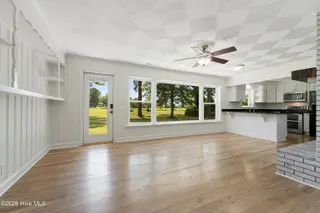 1705 River Drive, Morehead City, NC 28557 – photo 5: Dining and kitchen