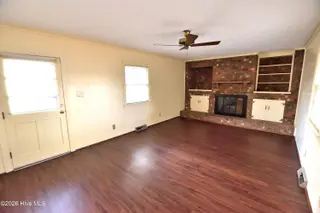 3621 Gail Drive, Rocky Mount, NC 27804 — 3-bedroom home in Woodridge, Rocky Mount, NC, photo 17 of 32: Den/Great Room