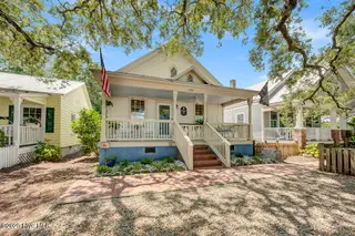 209 N Lord Street, Southport, NC 28461 – photo 1: Front
