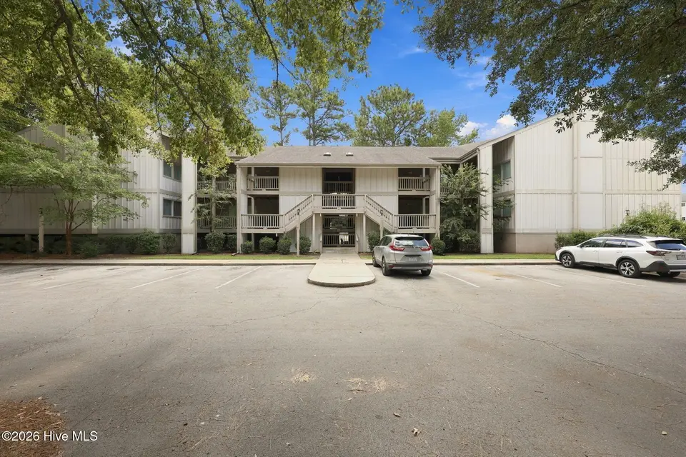 6229 Harbourside Drive, New Bern, NC 28560 – photo 1 of 31: 2-web-or-mls-0C0A4583