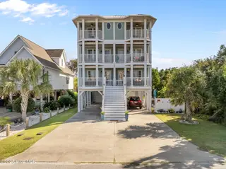 109 Greenville Avenue 1, Carolina Beach, NC 28428 – photo 6: 3-web-or-mls-DJI_20250902163947_0125_D
