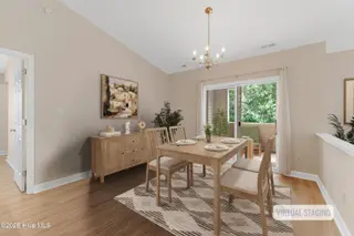 424 Commerce Avenue D, Morehead City, NC 28557 – photo 7: Dining area