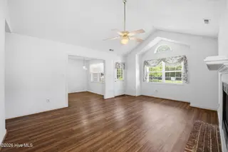 4001 Gaston Court, New Bern, NC 28562 – photo 7: 28-web-or-mls-DSC_3809