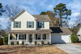 122 Tanbark Drive, Jacksonville, NC 28546 — 3-bedroom home in Aragona Village, Jacksonville, NC, photo 1 of 53: Front