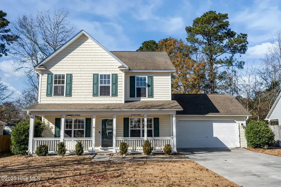 122 Tanbark Drive, Jacksonville, NC 28546 — 3-bedroom home in Aragona Village, Jacksonville, NC, photo 1 of 53: Front