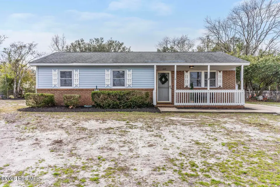 209 Cathay Road, Wilmington, NC 28412 – photo 1 of 49