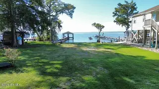 804 42 Canal Cove Road, Lake Waccamaw, NC 28450 – photo 1: Front