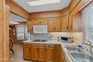 1099 Ocean Boulevard W, Holden Beach, NC 28462 – photo 7: 1099OceanBlvdW - 7