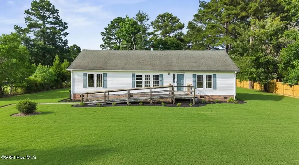 195 Bellhammon Forest Drive, Rocky Point, NC 28457 – photo 1 of 57
