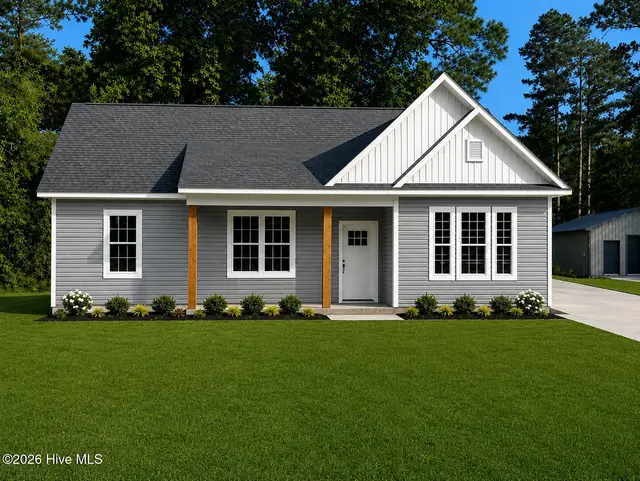 109 W Westbrook Street, Wallace, NC 28466