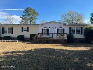 229 Pineview Road, Richlands, NC 28574 — 3-bedroom manufactured home in Lakeview Estates, Richlands, NC, photo 1 of 19: thumbnail_IMG_3609