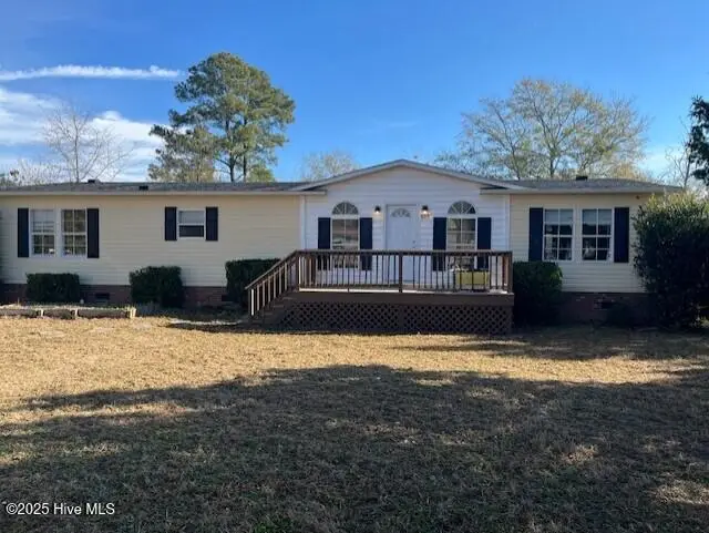229 Pineview Road, Richlands, NC 28574 — 3-bedroom manufactured home in Lakeview Estates, Richlands, NC, photo 1 of 19: thumbnail_IMG_3609