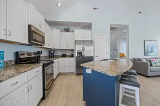 115 E Bogue Boulevard, Atlantic Beach, NC 28512 – photo 7: 21-web-or-mls-IMG_6072