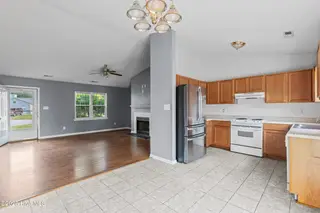 100 Jacob Court, Jacksonville, NC 28540 — 3-bedroom home in Pine Forest Acres, Jacksonville, NC, photo 7 of 22