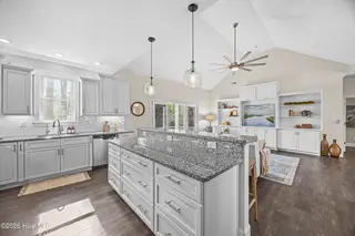 376 Crown Pointe Drive, Hampstead, NC 28443 – photo 22: 21_kitchen copy