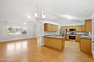 117 Clearbrook Way, New Bern, NC 28562 — 3-bedroom home in Berne Glade, New Bern, NC, photo 4 of 49: 117 Clearbrook Way, New Bern, NC 28562