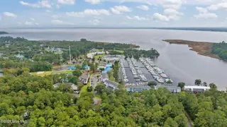 5710 339 Gondolier Drive, New Bern, NC 28560 – photo 6: 13-web-or-mls-DJI_20250929144220_0055_D