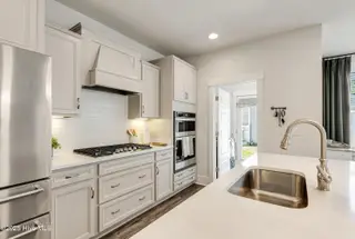 9096 Village Lake Drive SW, Calabash, NC 28467 – photo 10: 9096 Village Lake Dr SW Kitchen