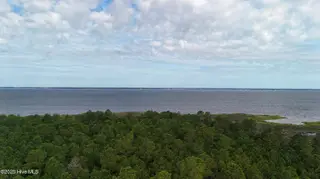 239 98 Garbacon Drive, Beaufort, NC 28516 – photo 8: DJI_20250805091916_0308_D