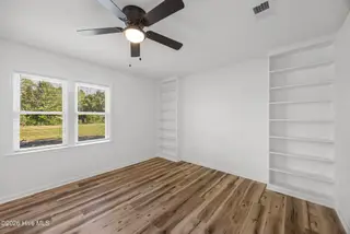 1101 Hunting Ridge Road, Wilmington, NC 28412 — 4-bedroom home in Echo East, Wilmington, NC, photo 21 of 41: Bedroom - 2026-09-26T181210.444