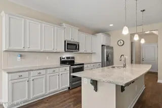 23 Downy Drive, Hampstead, NC 28443 — 4-bedroom home in Sparrows Bend, Hampstead, NC, photo 3 of 49: 23DowneyDr-60