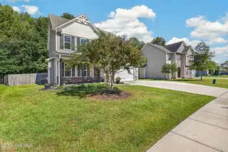 804 Oleander Street, Jacksonville, NC 28540 — 4-bedroom home in Williamsburg Plantation, Jacksonville, NC, photo 3 of 41
