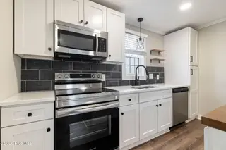 813 Walnut Street, Wilmington, NC 28401 – photo 19: 22-web-or-mls-GI - 813 Walnut St - Listi